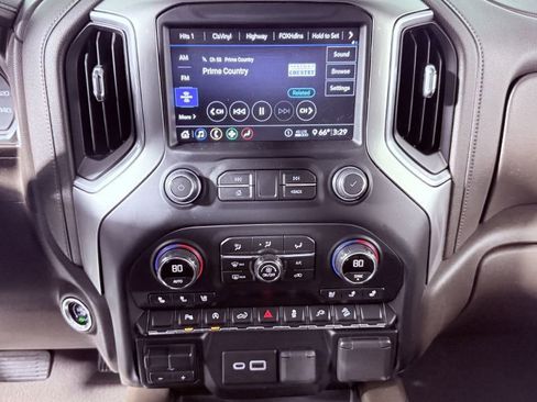 Used 2020 Chevrolet Silverado 1500 LTZ AWD/4WD image 13