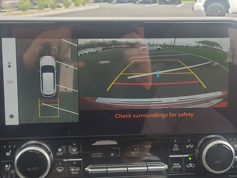 Certified 2025 Toyota Highlander Platinum image 26