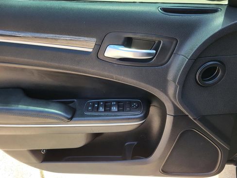 Used 2019 Chrysler 300 Touring w/ Sport Appearance Package RWD image 14
