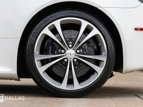 Used 2011 Aston Martin V12 Vantage Coupe image 10