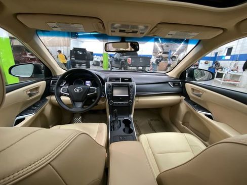 Used 2015 Toyota Camry XLE image 28