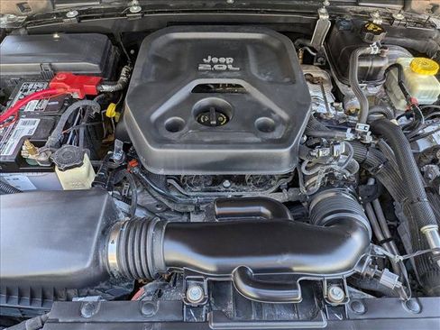 Used 2019 Jeep Wrangler Unlimited Sahara AWD/4WD image 22