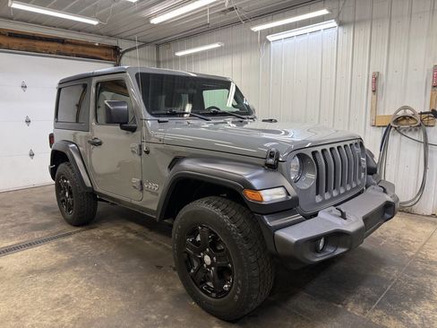 Used 2019 Jeep Wrangler Sport image 6