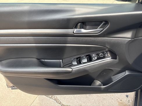 Used 2023 Nissan Altima 2.5 SV image 12