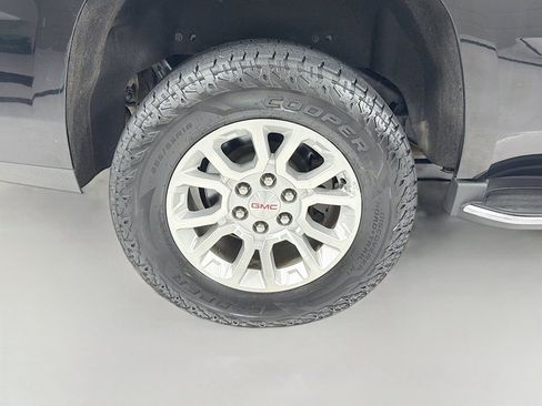 Used 2017 GMC Yukon SLT AWD/4WD image 36