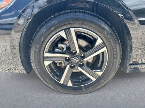 Used 2024 Nissan Sentra SV FWD image 13