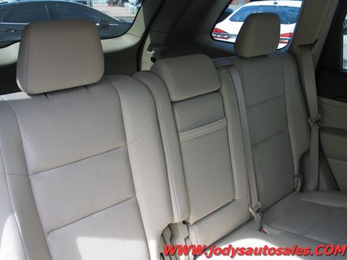 Used 2019 Jeep Grand Cherokee Laredo AWD/4WD image 25