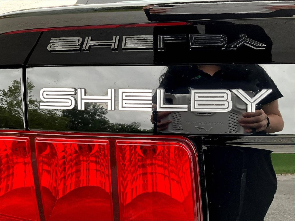 Used 2007 Ford Mustang Shelby GT500 RWD image 24