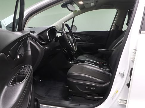 Used 2019 Buick Encore Sport Touring AWD/4WD image 11