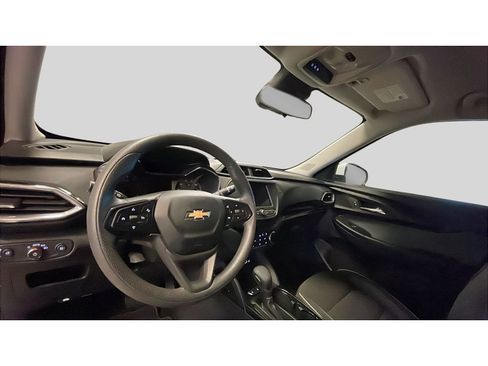 Used 2023 Chevrolet TrailBlazer LT FWD image 11