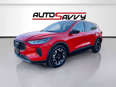 Used 2024 Ford Escape Active image 3