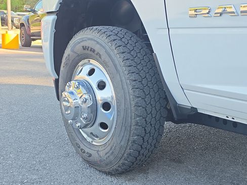 Used 2025 RAM 3500 Big Horn AWD/4WD image 11