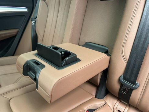 Certified 2025 Audi Q5 2.0T Premium Plus image 23