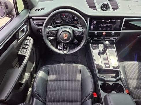 Used 2025 Porsche Macan Turbo AWD/4WD image 4