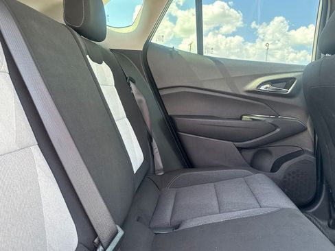 Used 2025 Chevrolet Trax LS FWD image 31