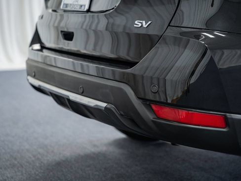 Used 2020 Nissan Rogue SV FWD image 9