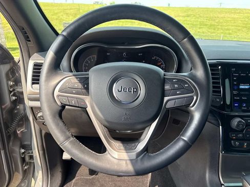 Used 2022 Jeep Grand Cherokee Laredo X RWD image 28