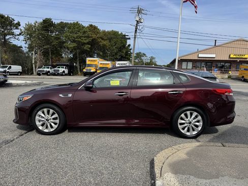 Used 2017 Kia Optima EX w/ Premium Package image 5