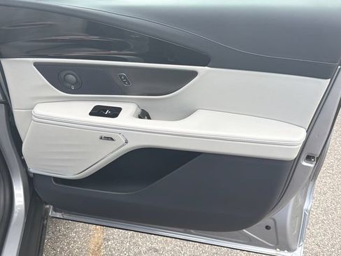 New 2026 Lincoln Nautilus Reserve w/ Jet Appearance Package AWD/4WD image 15