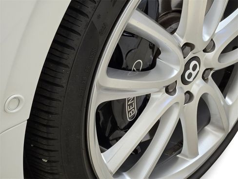 Used 2022 Bentley Continental GT image 16