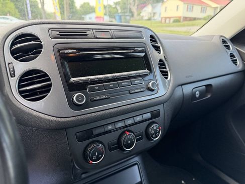 Used 2013 Volkswagen Tiguan S FWD image 12