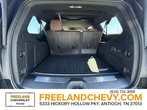 Used 2024 Chevrolet Suburban High Country w/ Advanced Technology Package image 14