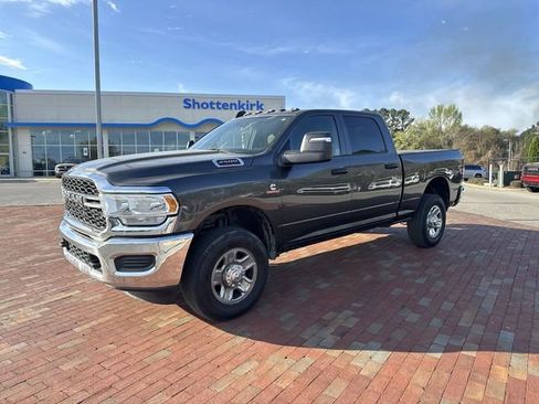 Used 2024 RAM 2500 Tradesman w/ Chrome Appearance Group image 4