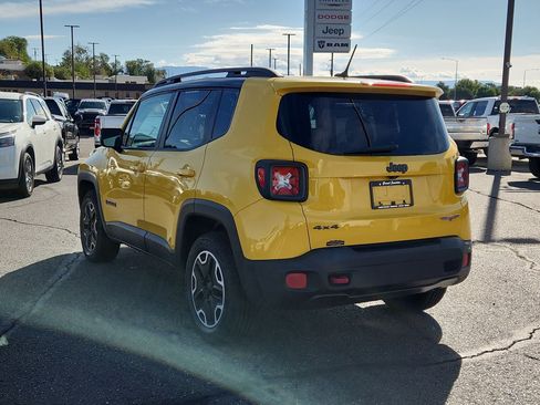 Used 2015 Jeep Renegade Trailhawk w/ Popular Equipment Group AWD/4WD image 4