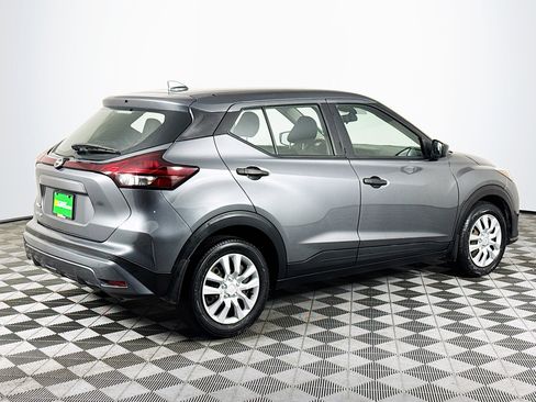 Used 2023 Nissan Kicks S image 10