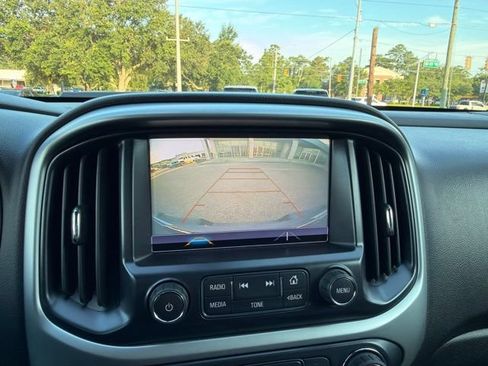 Used 2018 Chevrolet Colorado ZR2 AWD/4WD image 16