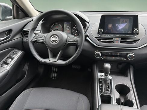 Certified 2025 Nissan Altima 2.5 S FWD image 8