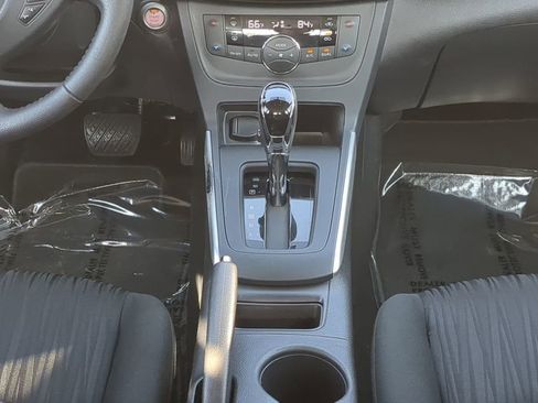 Certified 2019 Nissan Sentra SV image 19