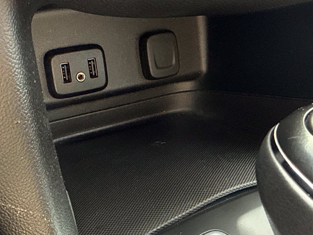 Certified 2018 Chevrolet Equinox LT FWD image 11