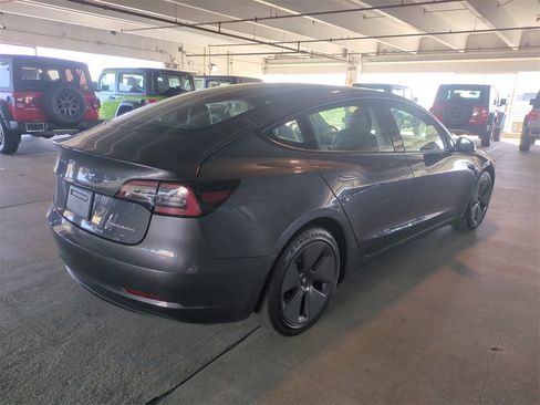 Used 2022 Tesla Model 3 Long Range image 5