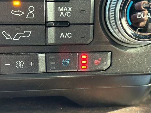 Used 2015 Ford F150 Platinum w/ Equipment Group 701A Luxury image 32