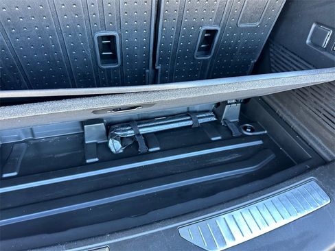 Used 2021 Chevrolet Tahoe Z71 w/ Z71 Off-Road Package image 13