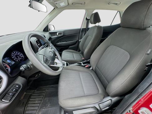 Used 2021 Hyundai Venue SE FWD image 13