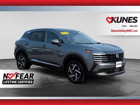 Used 2025 Nissan Kicks SV FWD image 1