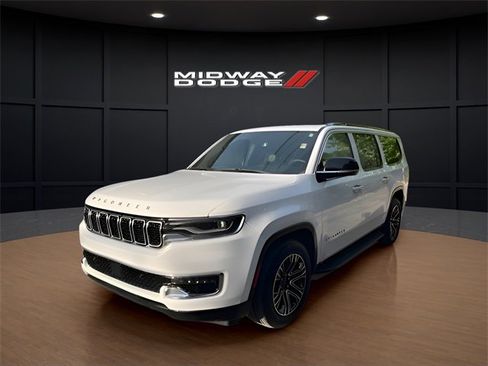 Used 2023 Jeep Wagoneer L Series II image 1