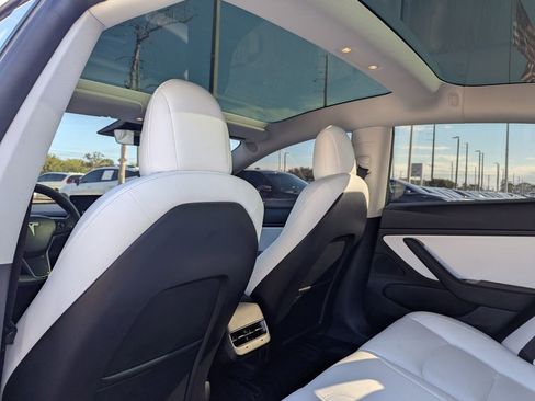 Used 2020 Tesla Model 3 Long Range image 18
