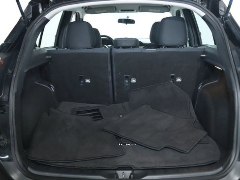 Used 2019 Nissan Kicks S image 29