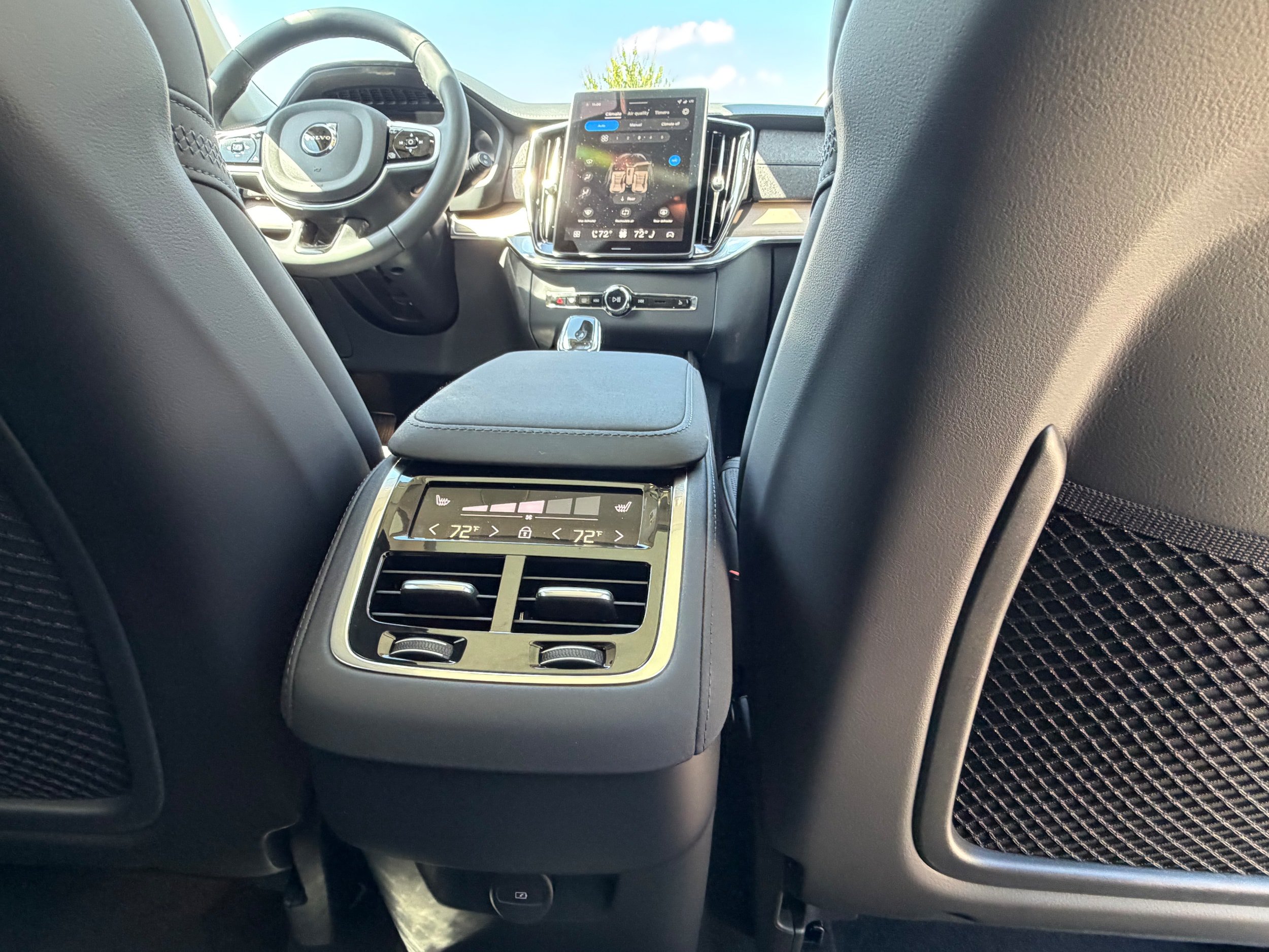 New 2026 Volvo XC90 B6 Plus w/ Protection Package Premier AWD/4WD image 12