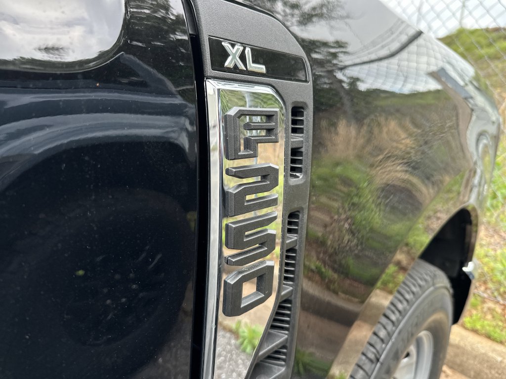 New 2025 Ford F250 XL w/ XL Chrome Package RWD image 14