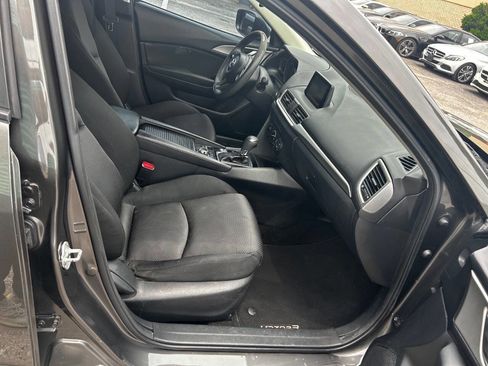 Used 2018 MAZDA MAZDA3 Sport image 17