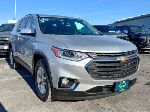 Certified 2018 Chevrolet Traverse LT image 1