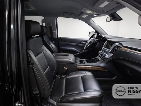 Used 2020 Chevrolet Suburban LT w/ LT Midnight Edition RWD image 9