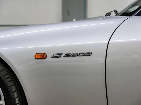 Used 2004 Honda S2000 image 40