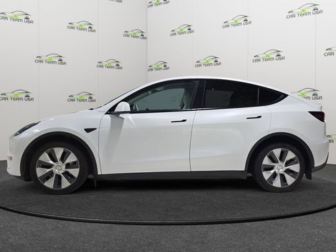 Used 2022 Tesla Model Y Long Range image 2
