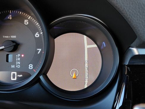 Used 2022 Porsche Macan image 31