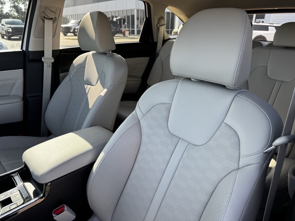 Certified 2026 Kia Sorento SX FWD image 31